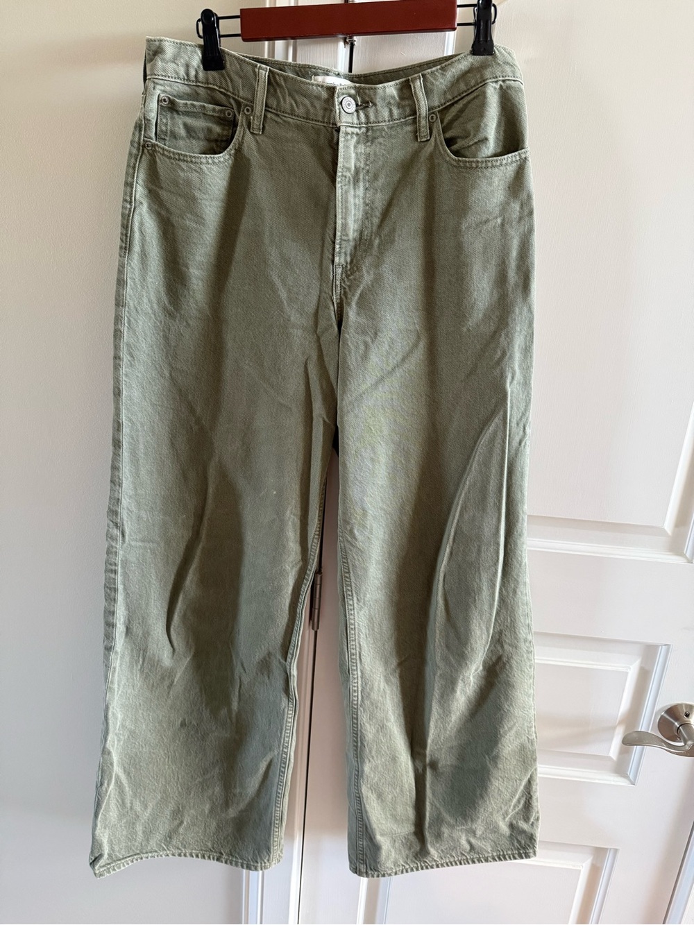 Abercrombie High Rise Women’s Wide Leg Jean in Olive Size 29